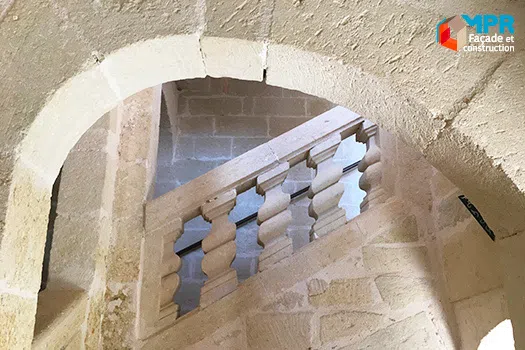 Escalier intérieur du XVIIe siècle réstauré par MPR façade