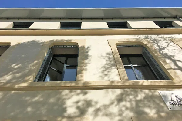 Restauration d'un immeuble près du jardin de la Fontaine à Nîmes