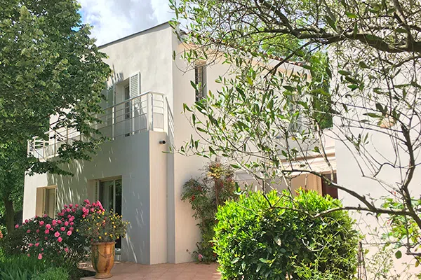 Restauration d'un immeuble près du jardin de la Fontaine à Nîmes